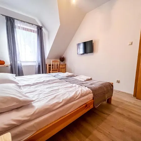 Gosciniec Smrekowa Konukevi